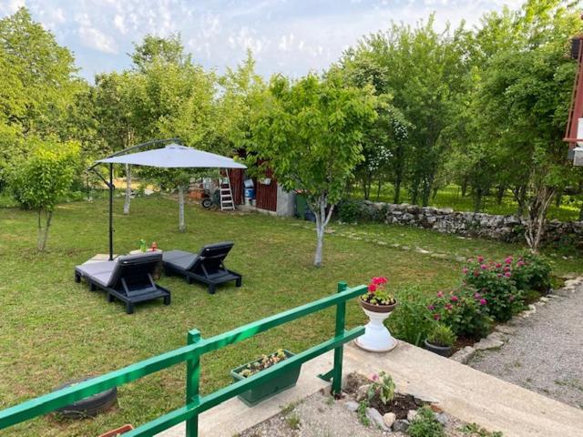 Kalista Villa Jurdani Buitenkant foto