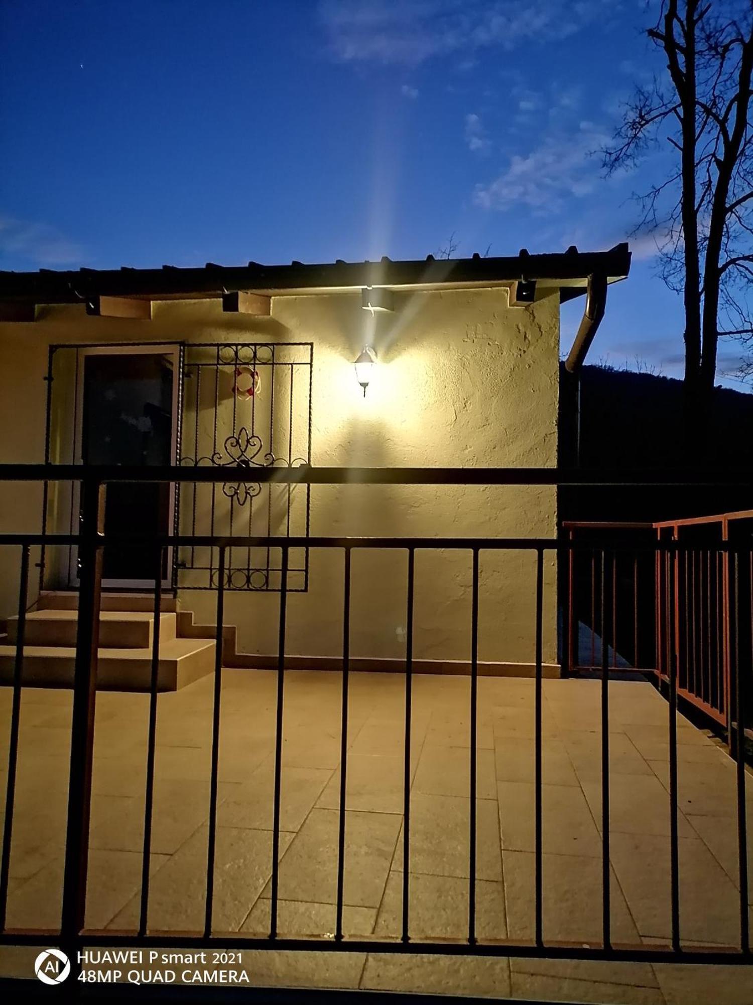 Kalista Villa Jurdani Buitenkant foto